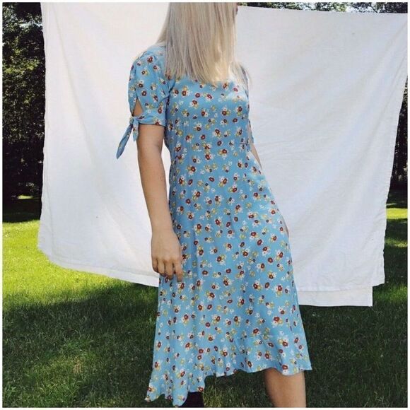 Faithful The Brand Women’s Sky Blue Ditzy Floral Flounce Hem Midi Dress - Picture 1 of 13
